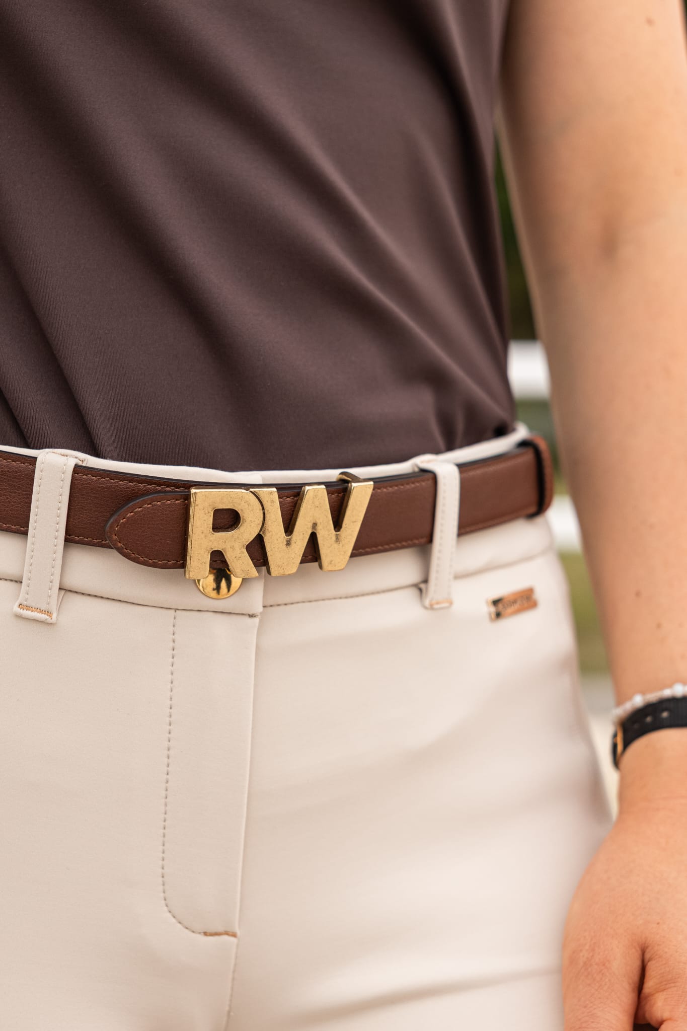 Bruine Redsware riem met gouden RW-letters