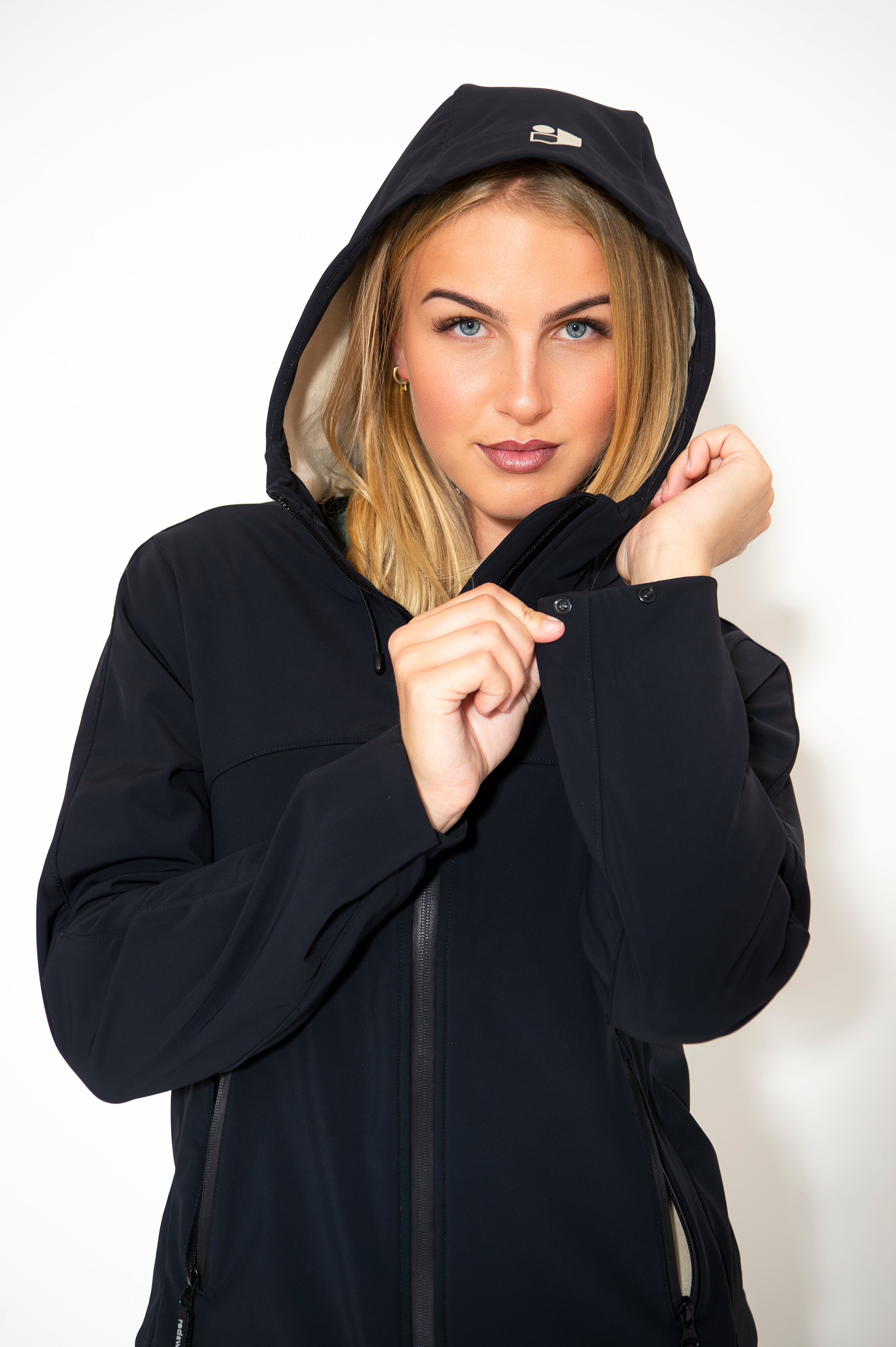 Fleur jacket – Black, studio photograph 9