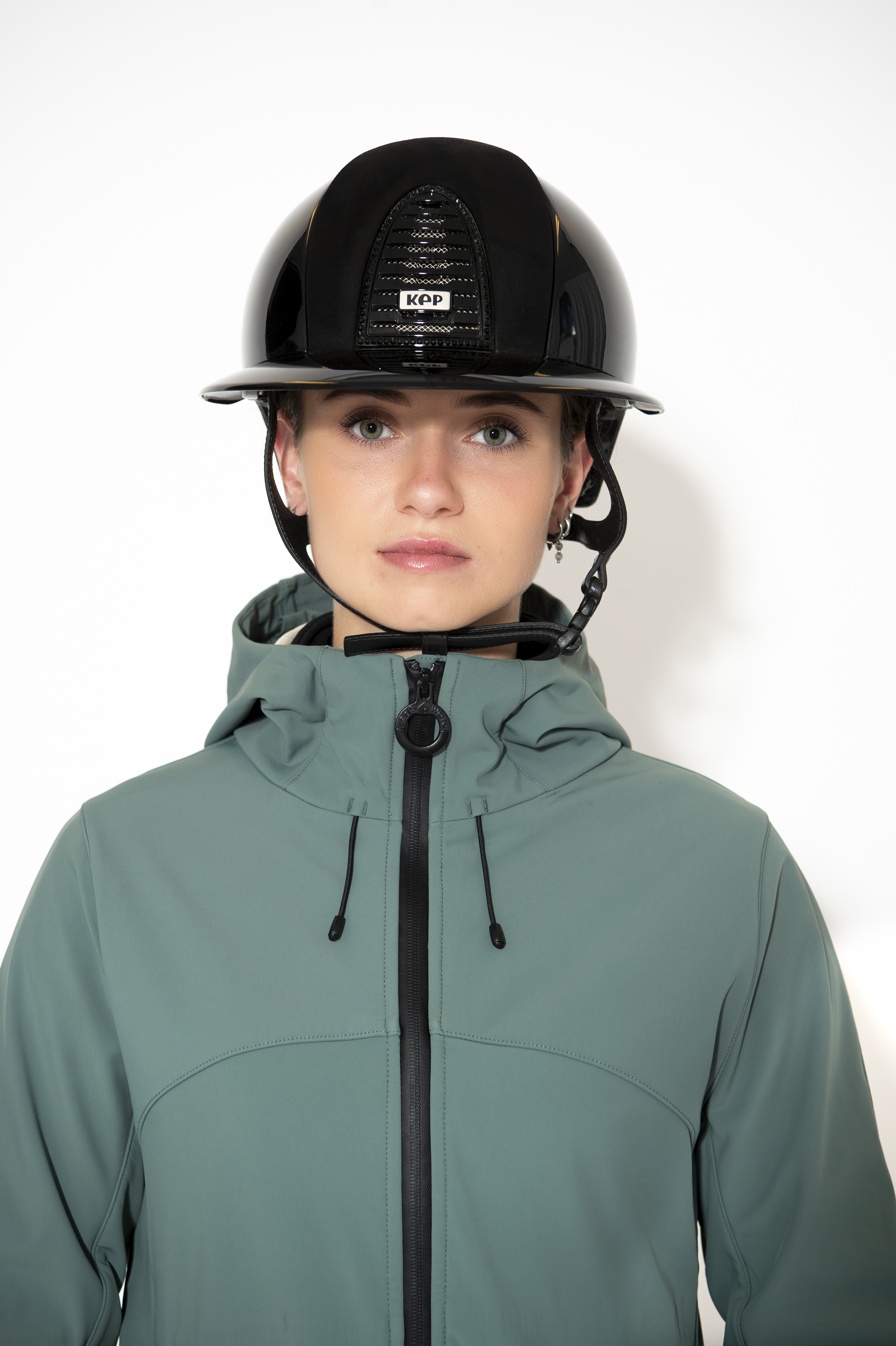 Fleur jacket – Forest, studio photograph 6